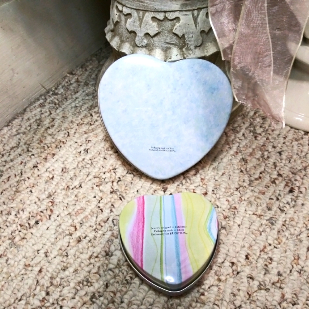 Set Of Two Vintage Heart Shaped Brighton Tins, One Large, One Small - Picture 5 of 6